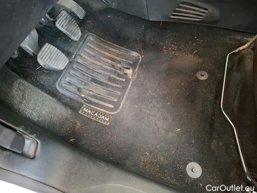  Peugeot  208  Affaire Premium 1.5 HDi 100CV BVM5 E6dT #1