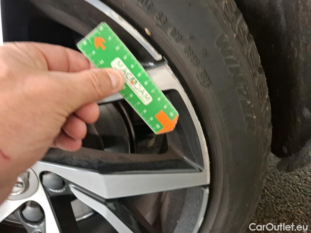  Volvo  V60  Kombi Momentum 2.0 D3 150CV BVA8 E6dT #30