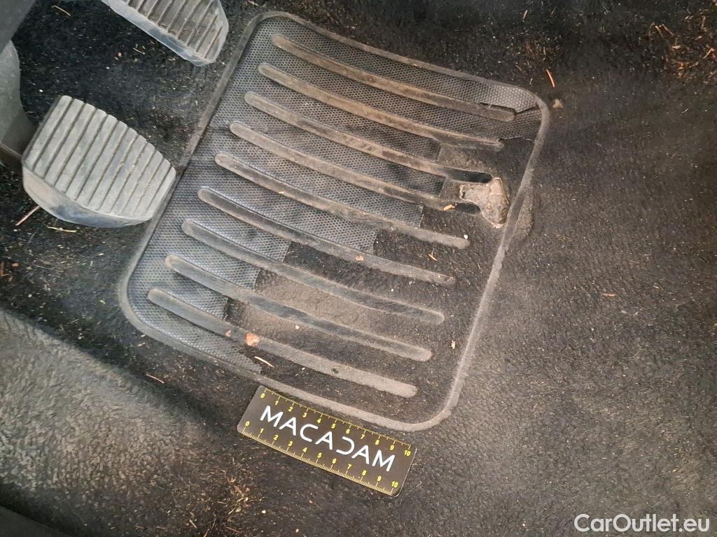  Peugeot  208  Affaire Premium 1.5 HDi 100CV BVM5 E6dT #2