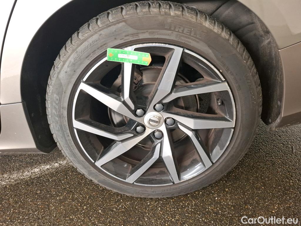  Volvo  V60  Kombi Momentum 2.0 D3 150CV BVA8 E6dT #28