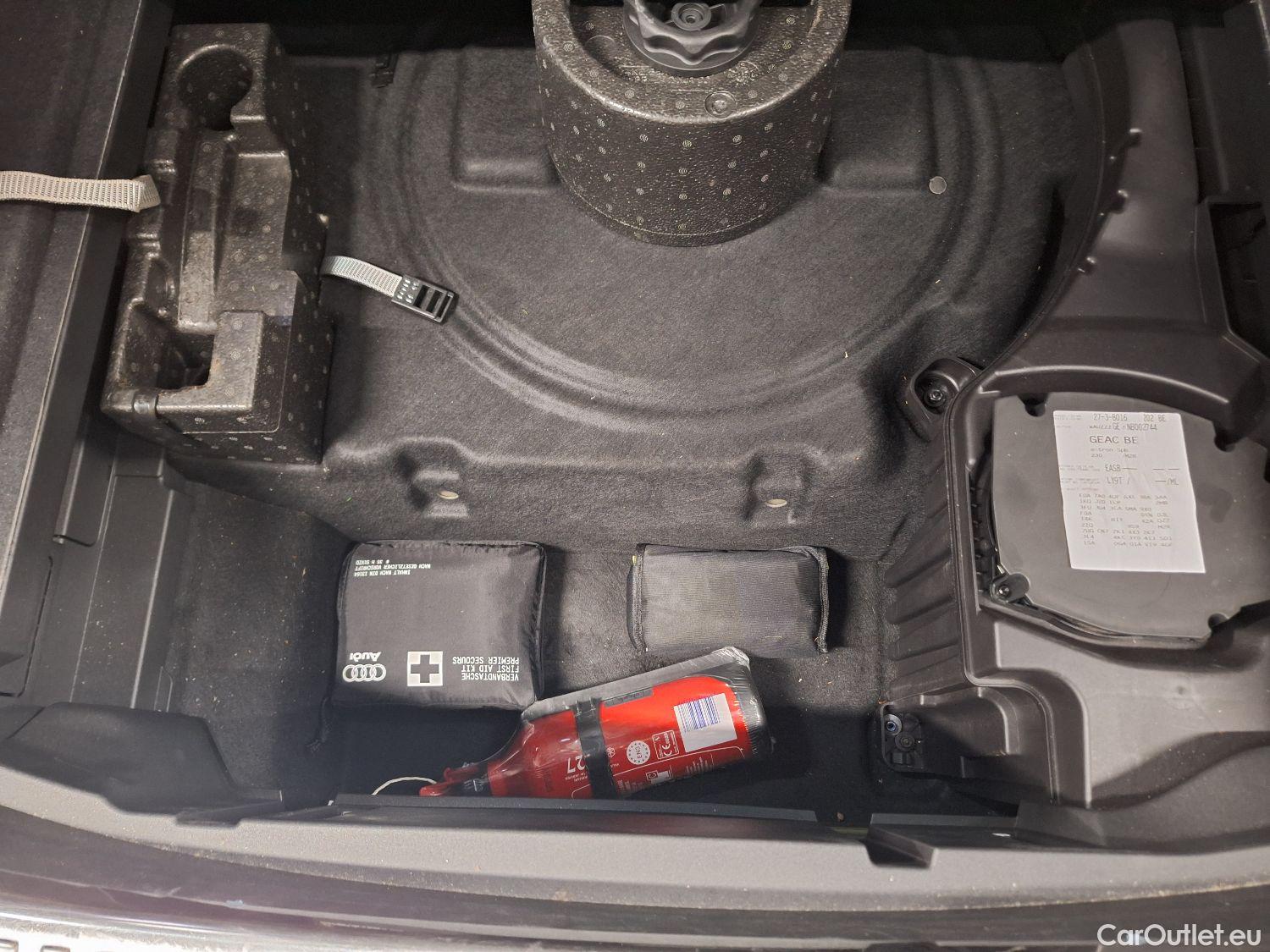  Audi  E-TRON Audi,  SB '19 BEV, Audi  Sportback 50 Quattro S-Line 5d #2