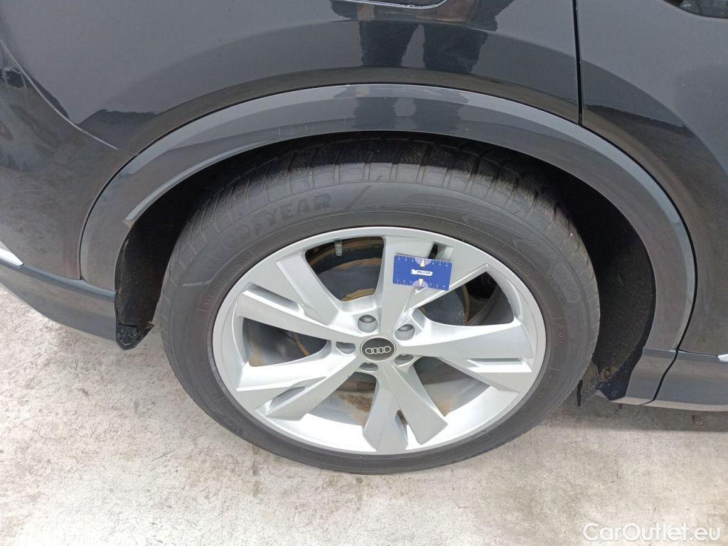 Audi  Q4 E-Tron Audi  40 e-tron S Line 5d #87