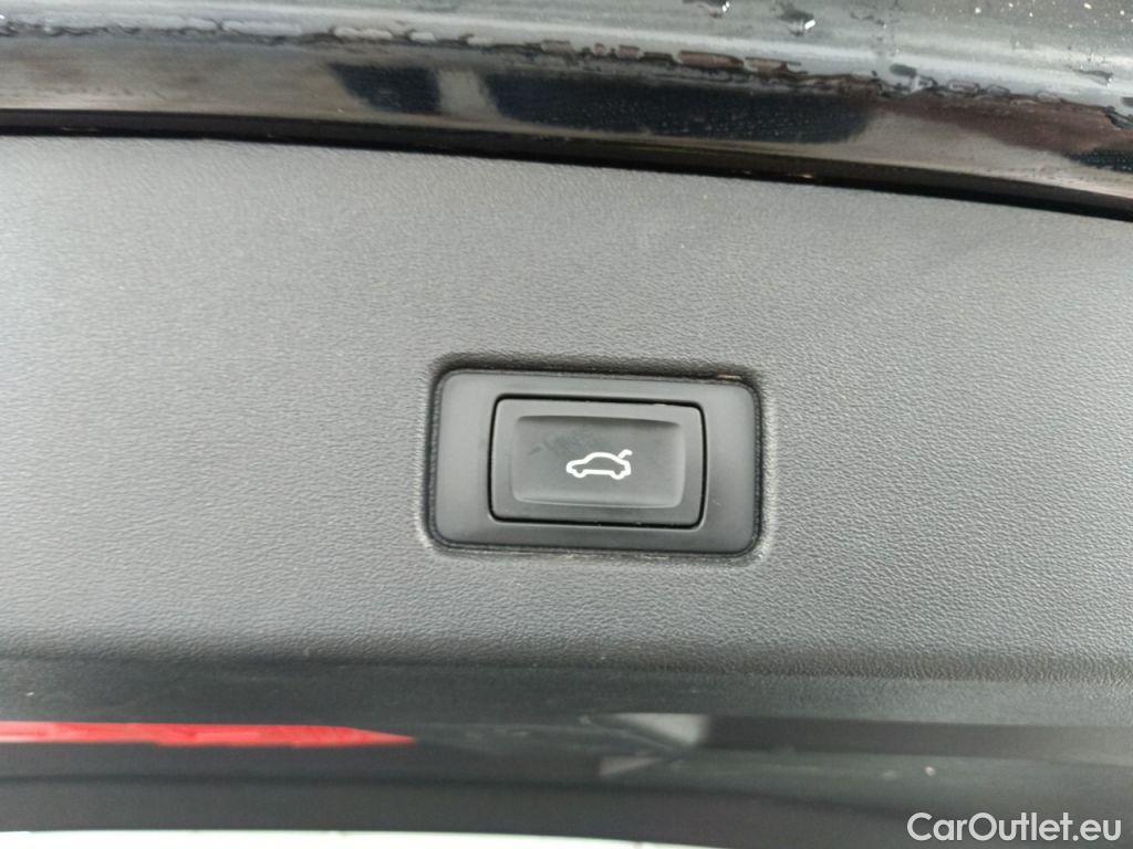 Audi  Q4 E-Tron Audi  40 e-tron S Line 5d #36