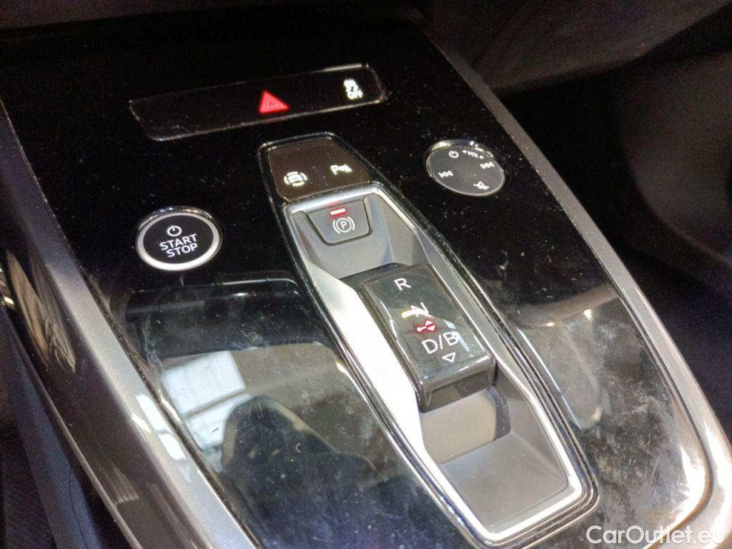 Audi  Q4 E-Tron Audi  40 e-tron S Line 5d #32