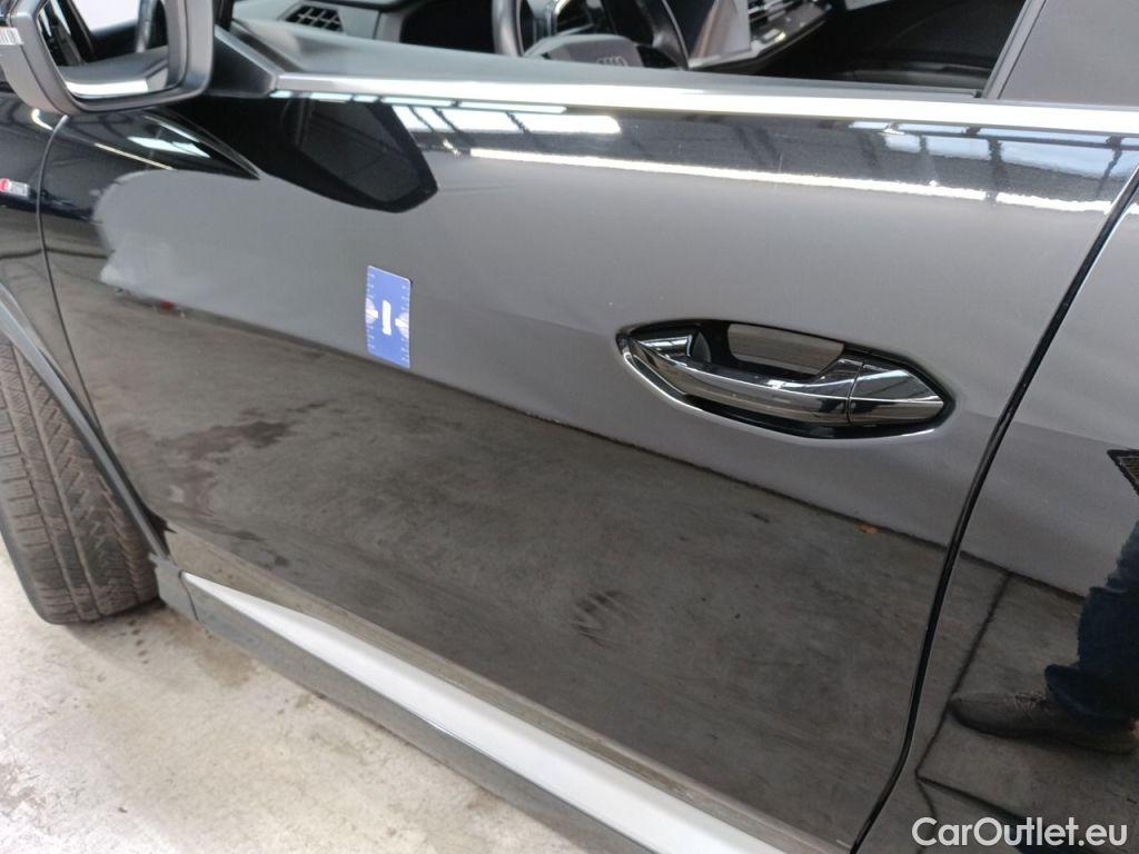 Audi  Q4 E-Tron Audi  40 e-tron S Line 5d #44