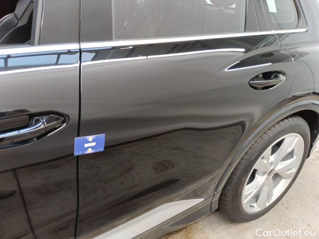 Audi  Q4 E-Tron Audi  40 e-tron S Line 5d #46