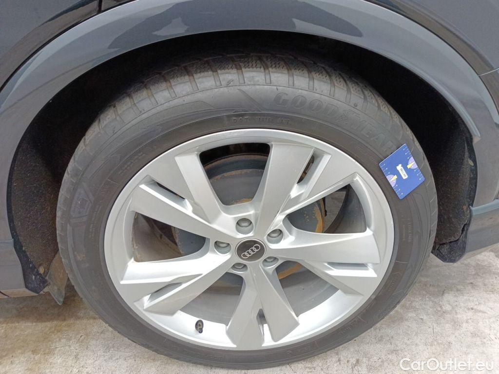 Audi  Q4 E-Tron Audi  40 e-tron S Line 5d #84