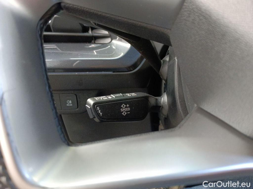 Audi  Q4 E-Tron Audi  40 e-tron S Line 5d #35