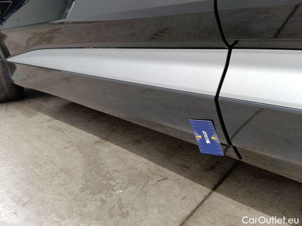 Audi  Q4 E-Tron Audi  40 e-tron S Line 5d #28