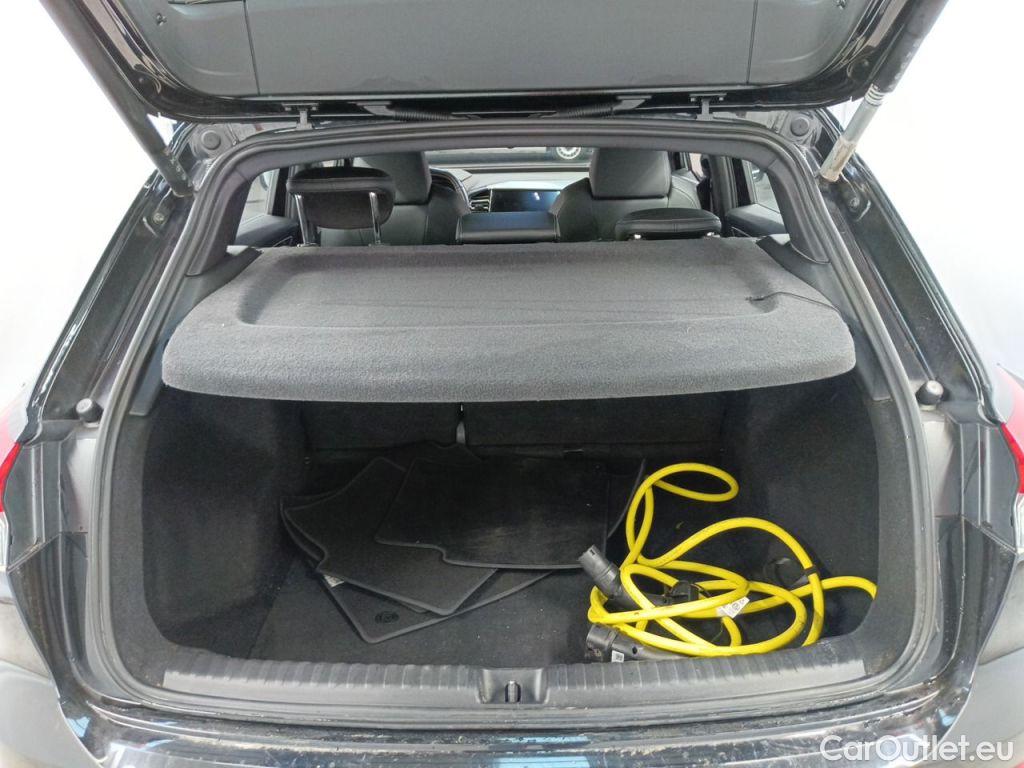 Audi  Q4 E-Tron Audi  40 e-tron S Line 5d #16