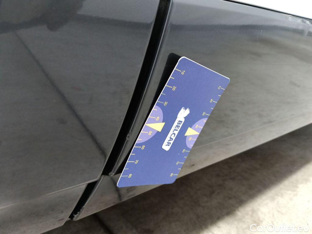 Audi  Q4 E-Tron Audi  40 e-tron S Line 5d #31