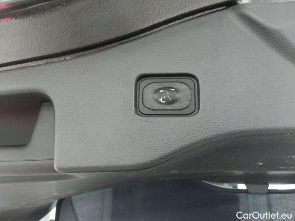 Ford  Mondeo Ford  Clipper 2.0 HEV 140kW Aut. Titanium HEV 5d #32