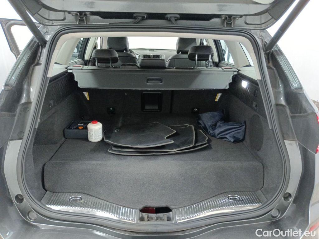 Ford  Mondeo Ford  Clipper 2.0 HEV 140kW Aut. Titanium HEV 5d #16