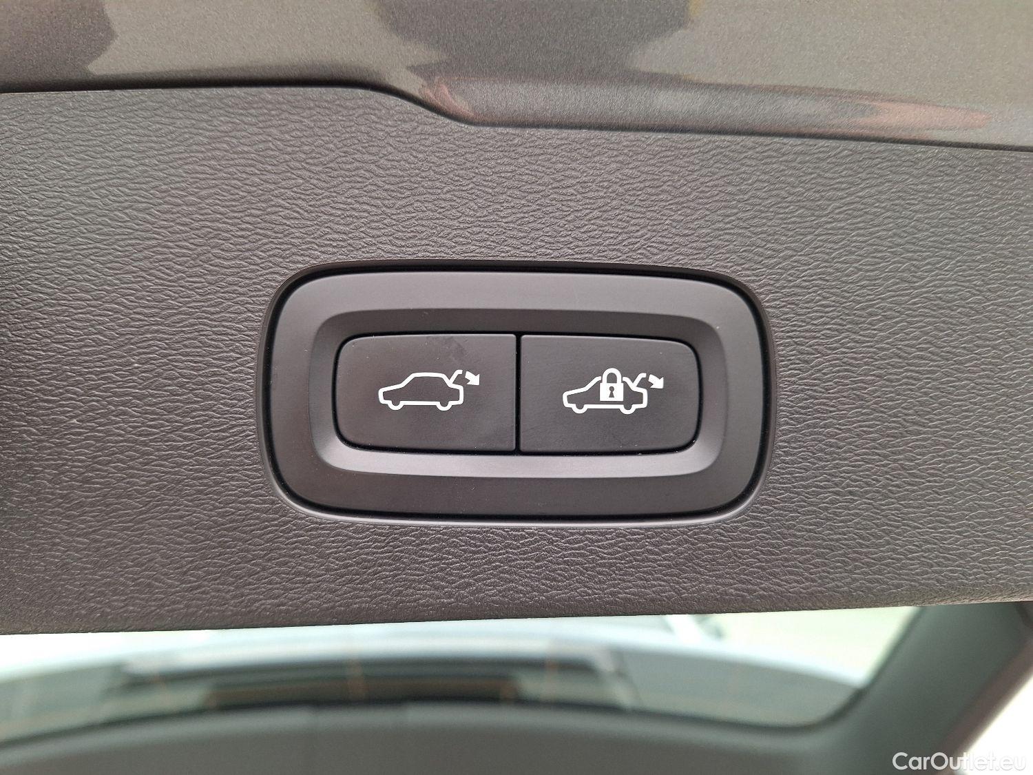 Volvo  V60 Volvo,  '18, Volvo  D3 Geartronic Momentum Pro 5d #23