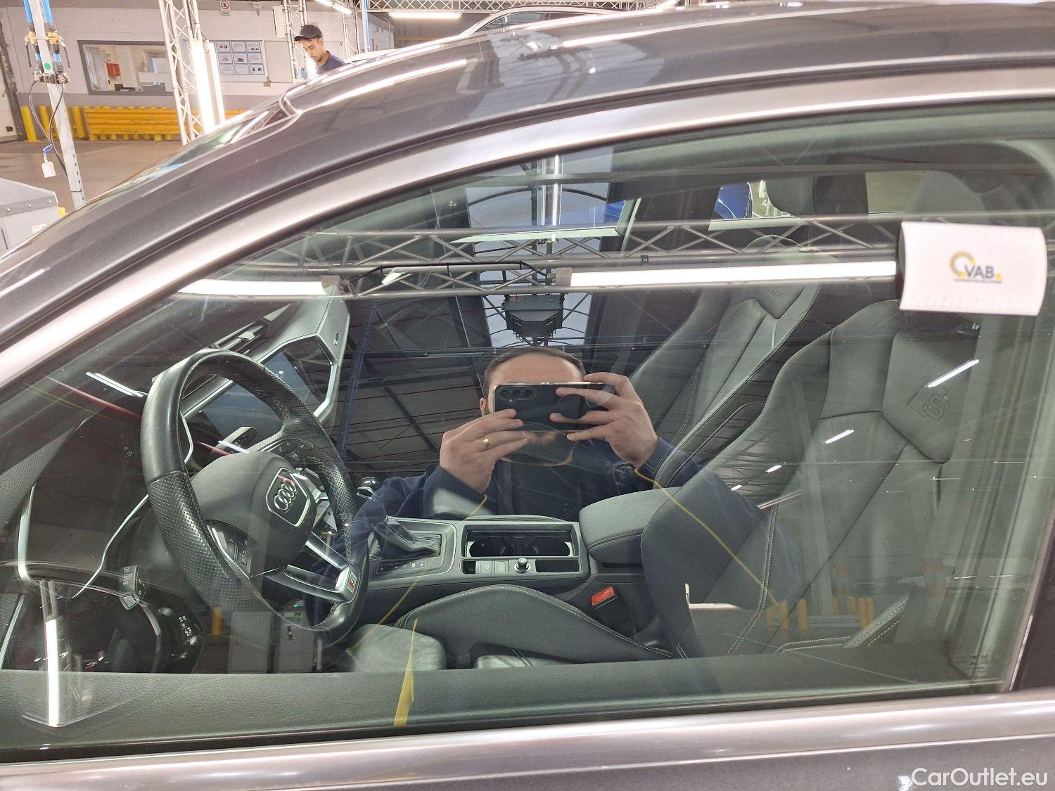  Audi  Q3 Audi,  SB '19 PHEV, Audi  Sportback 45 TFSI e S tronic S Line 5d #8