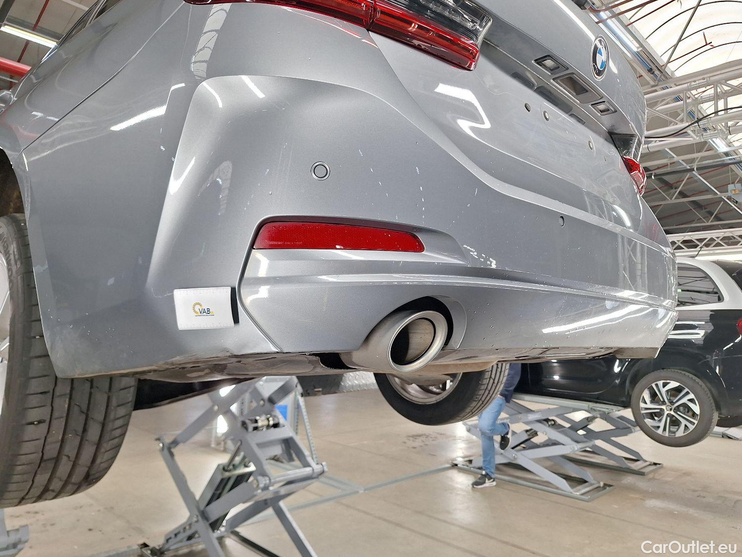  Bmw  Serie 3 BMW, 3-serie Touring '18, BMW 3 Reeks Touring 318dA (100 kW) 5d #16