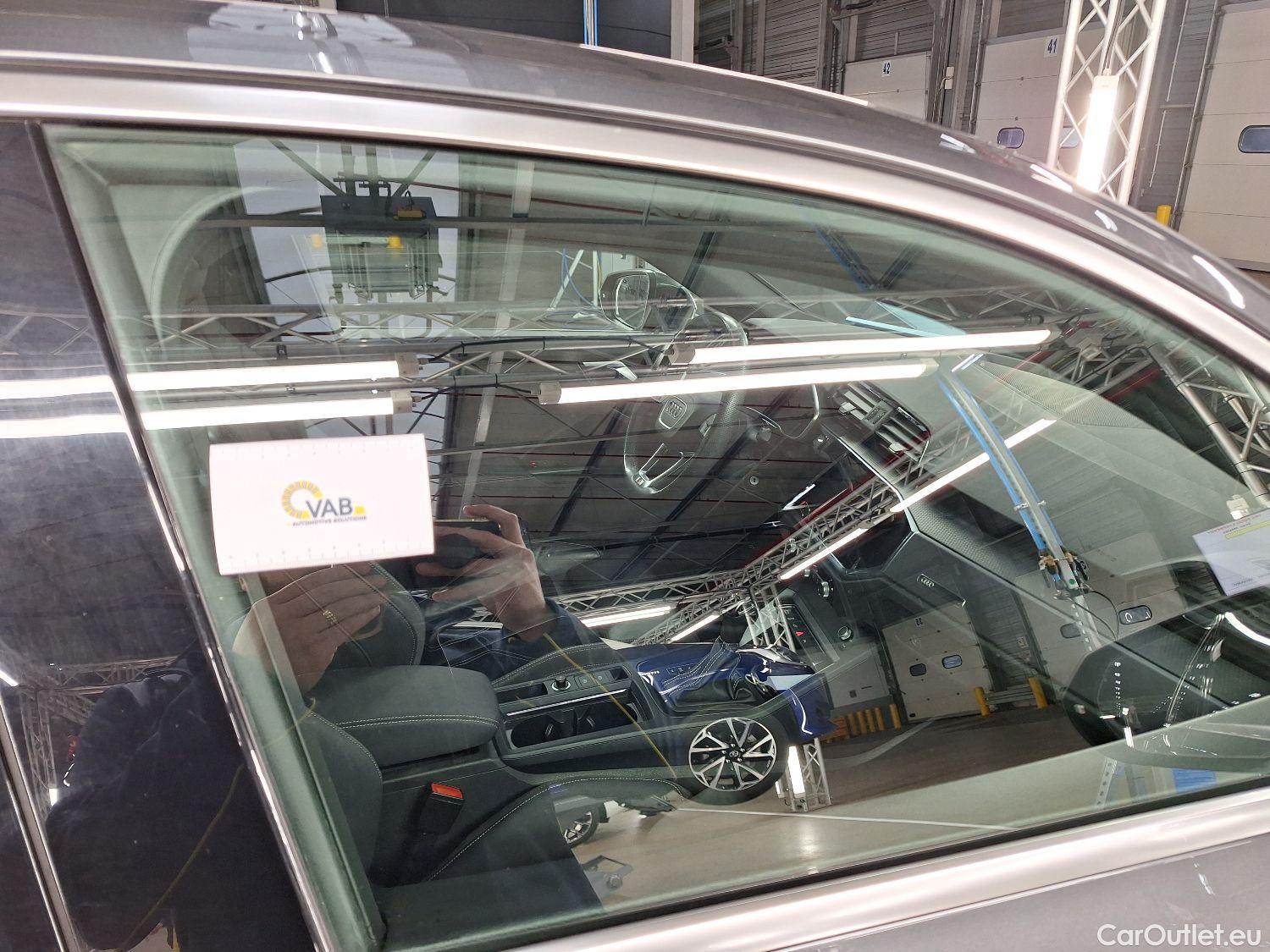  Audi  Q3 Audi,  SB '19 PHEV, Audi  Sportback 45 TFSI e S tronic S Line 5d #4