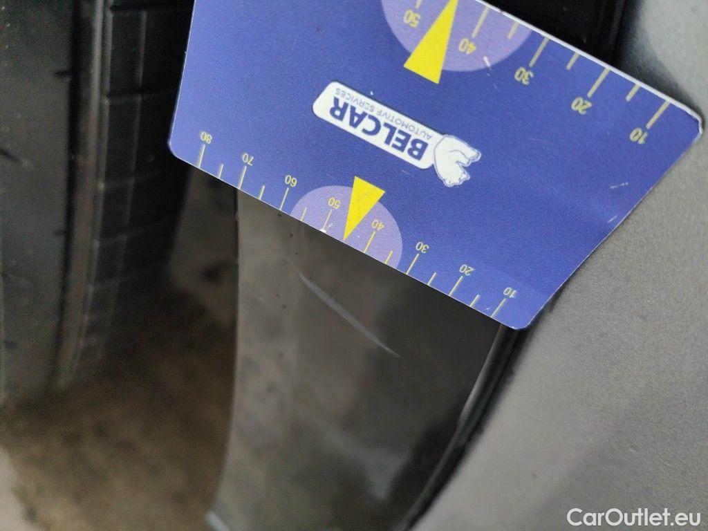 Ford  Mustang FORD  MACH-E 99 kWh Extended Range AWD 5d #22