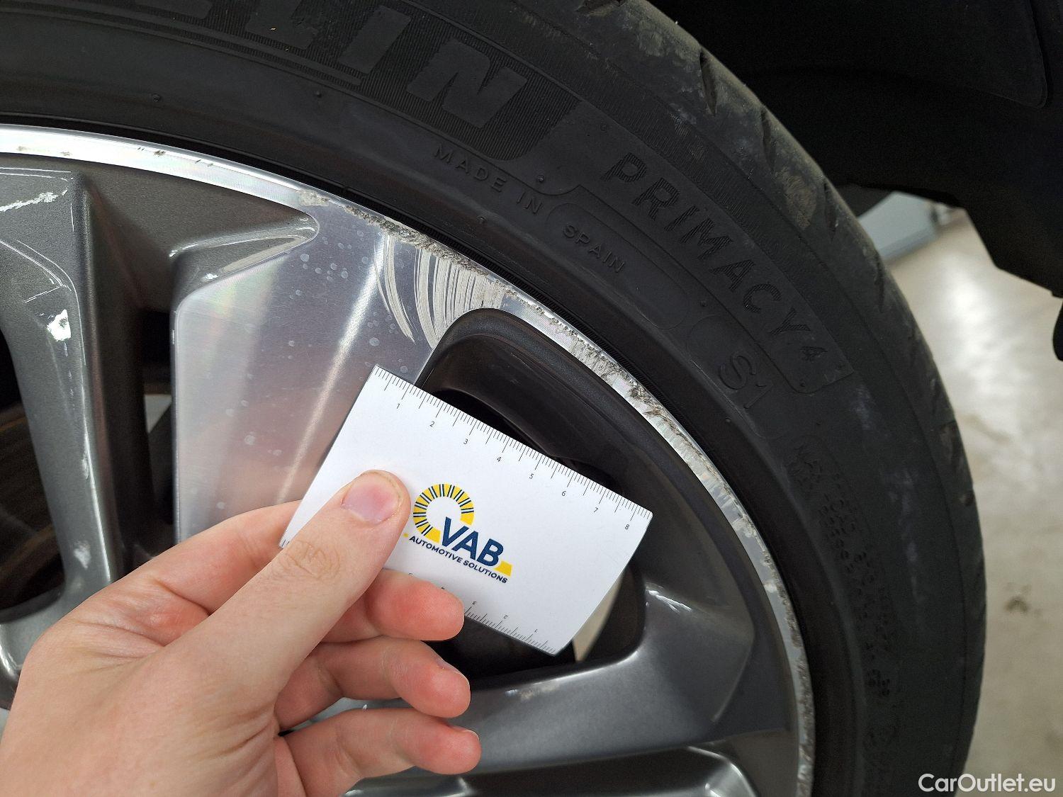  Peugeot  308 Peugeot,  FL'17, Peugeot  1.5 BlueHDi 130 S&S EAT8 Allure 5d #2