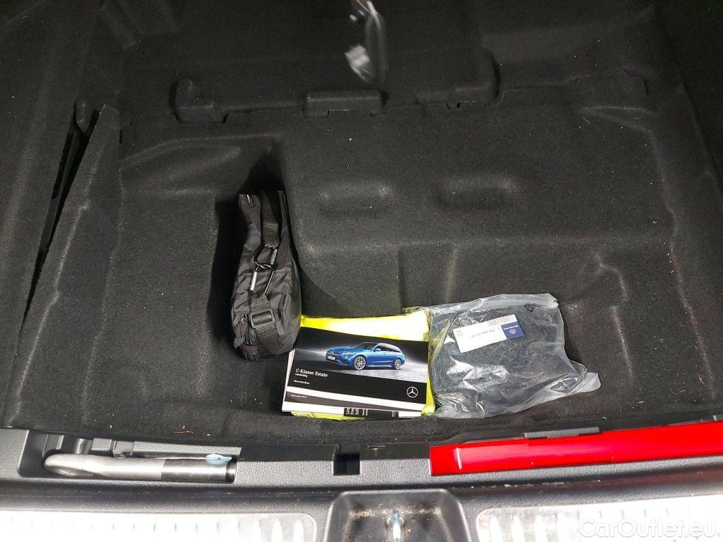 Mercedes  C-Klasse Mercedes-Benz  Break C 200d AMG Line 5d #15