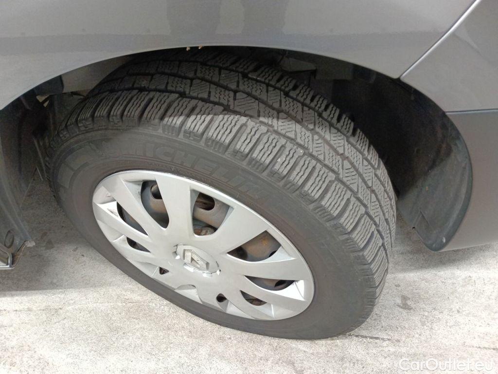 Renault  Trafic Renault  L1H1 1.6 dCi 125 Energy Grand C. DC 2.7T 4d #15