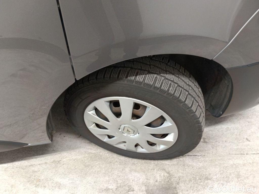 Renault  Trafic Renault  L1H1 1.6 dCi 125 Energy Grand C. DC 2.7T 4d #96