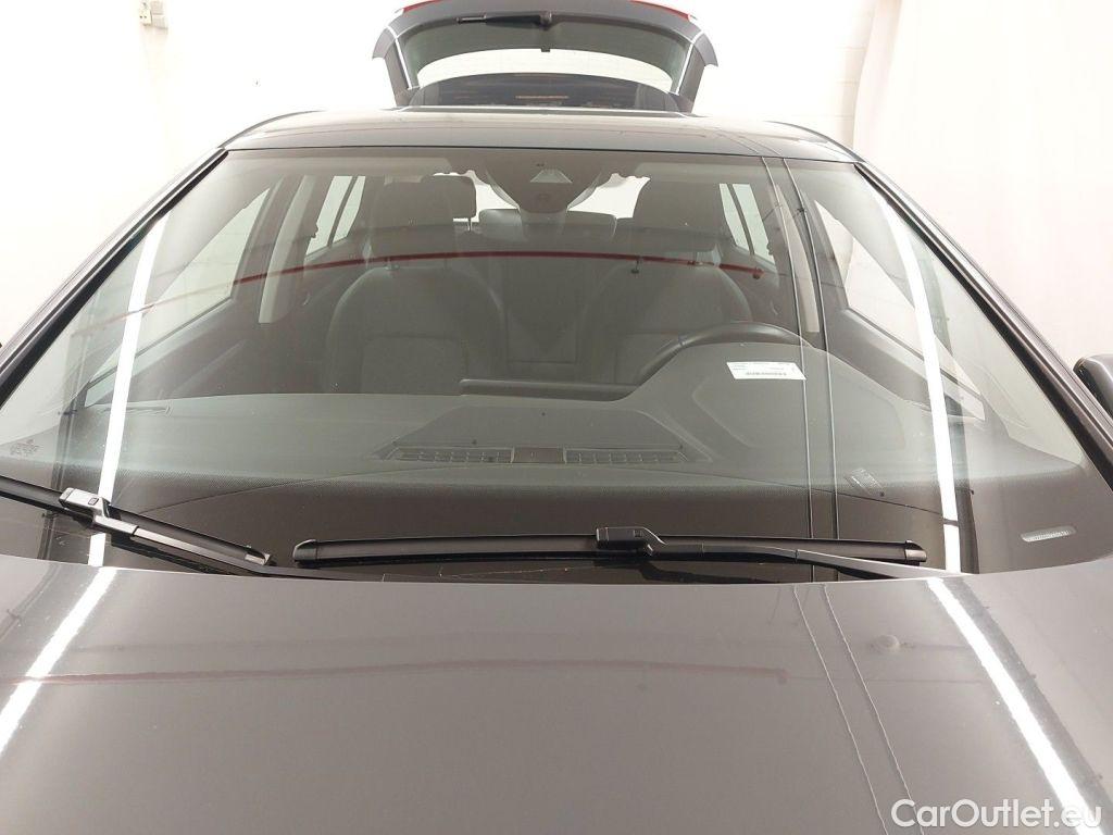 Volkswagen  Golf  Volkswagen VIII 2.0 TDI 85kW Life 5d #19