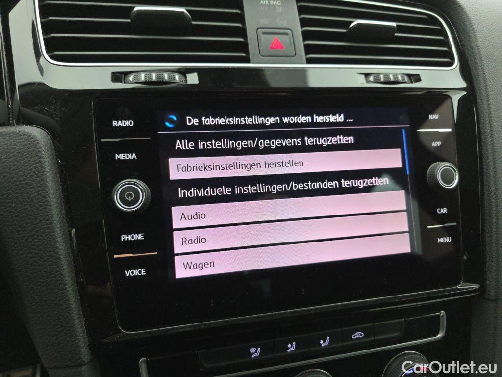 Volkswagen  Golf  Volkswagen VII 1.5 TSi BlueMotion Last Edition 5d #14