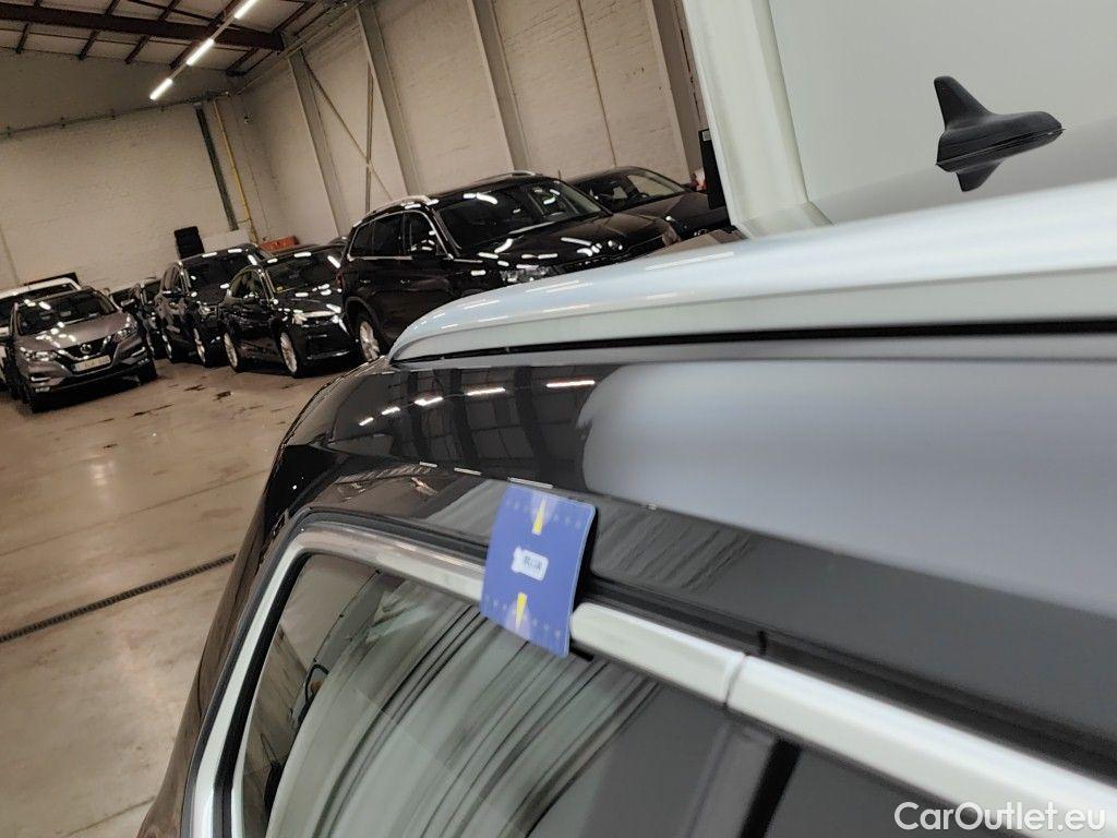 Volkswagen  Passat Volkswagen  Variant 1.5 TSI OPF DSG7 Elegance Business 5d #28