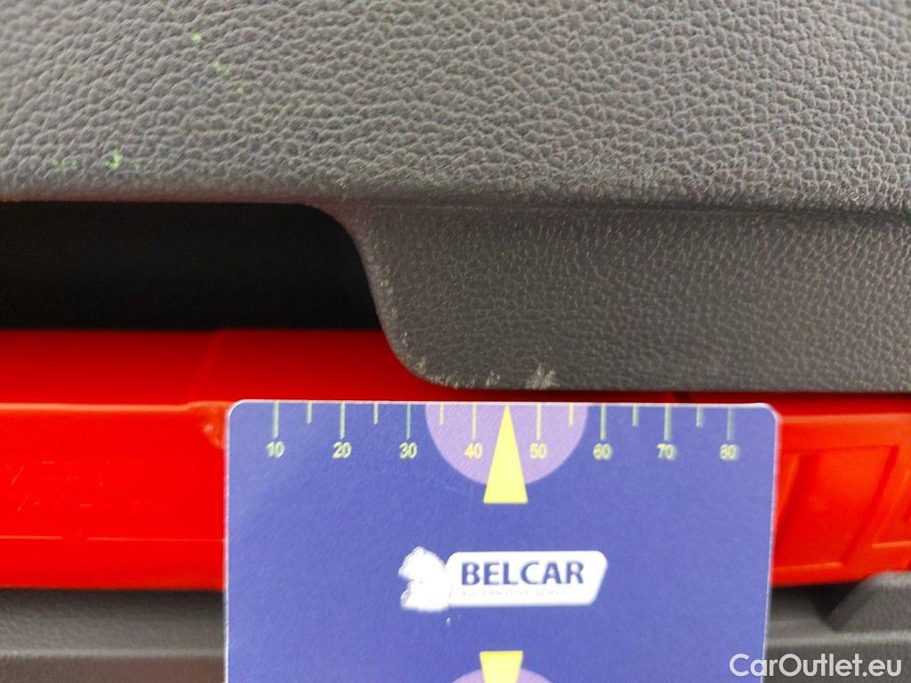 Volkswagen  Golf  Volkswagen VIII 2.0 TDI 85kW Life 5d #27