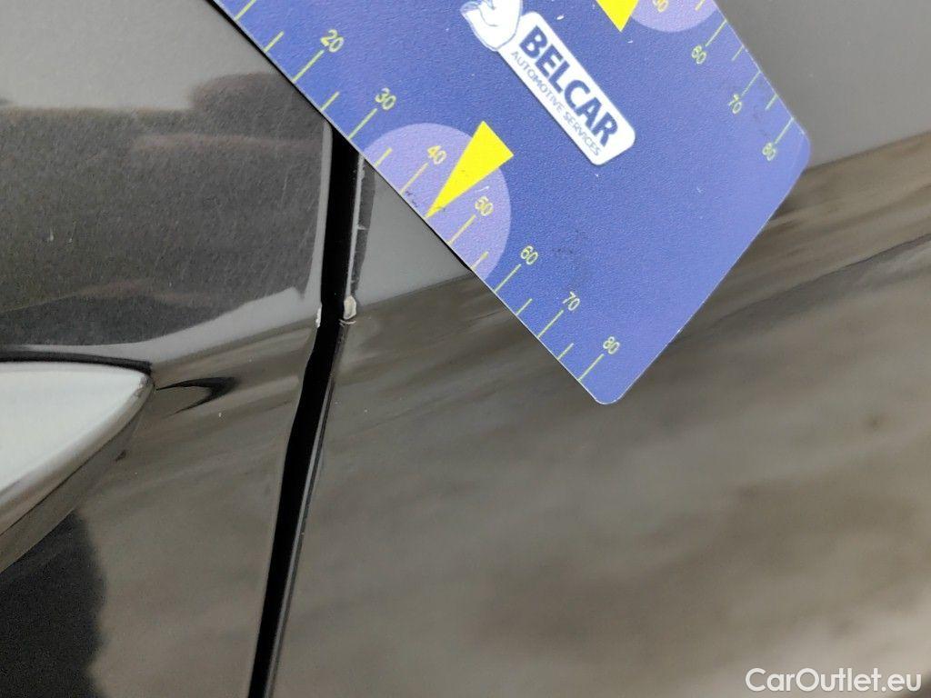 Volkswagen  Passat Volkswagen  Variant 1.5 TSI OPF DSG7 Elegance Business 5d #76