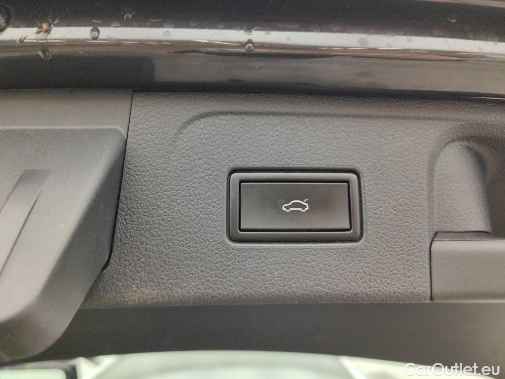 Volkswagen  Passat Volkswagen  Variant 1.5 TSI OPF DSG7 Elegance Business 5d #50