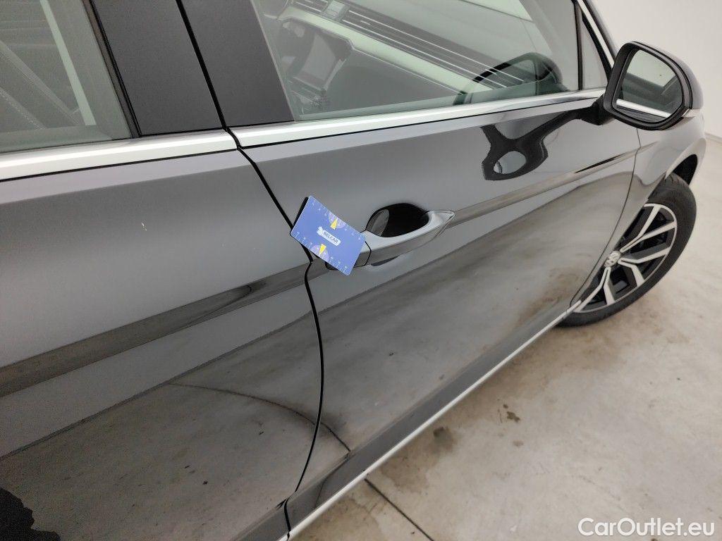 Volkswagen  Passat Volkswagen  Variant 1.5 TSI OPF DSG7 Elegance Business 5d #45