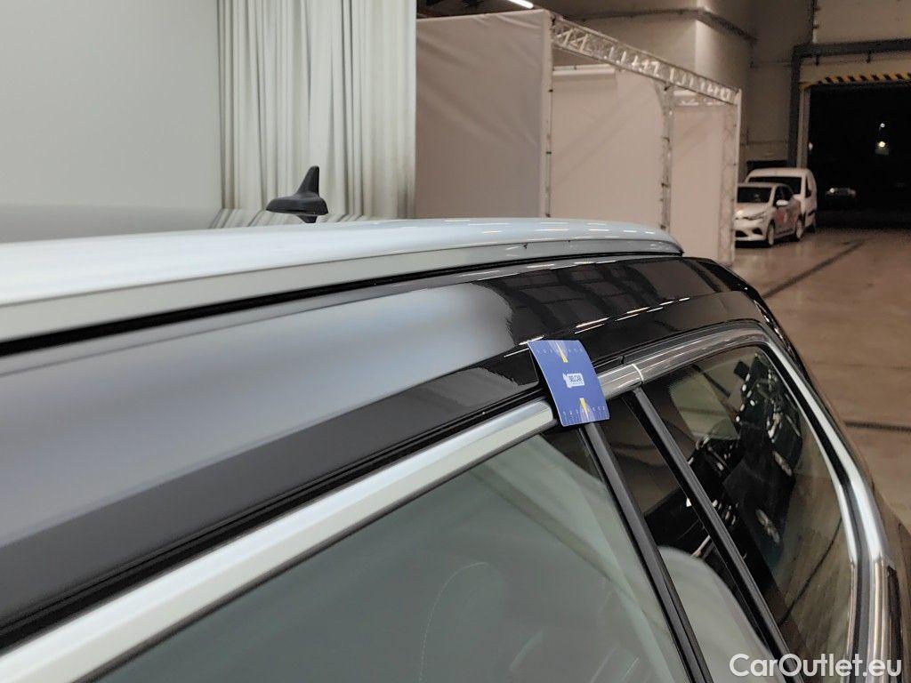 Volkswagen  Passat Volkswagen  Variant 1.5 TSI OPF DSG7 Elegance Business 5d #23