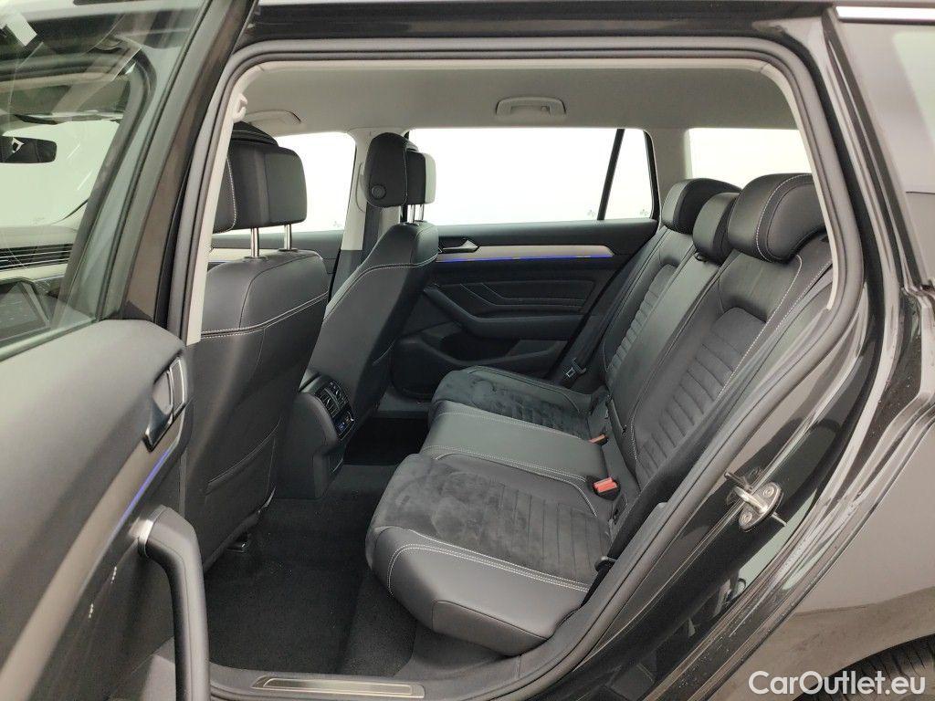 Volkswagen  Passat Volkswagen  Variant 1.5 TSI OPF DSG7 Elegance Business 5d #10