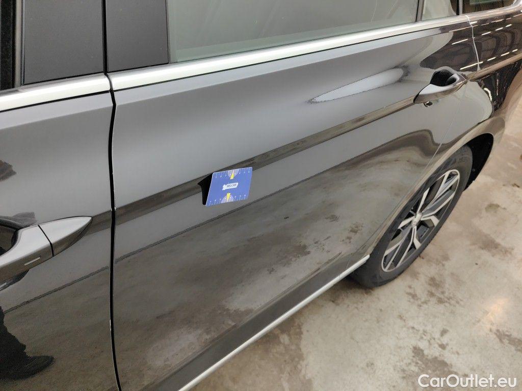 Volkswagen  Passat Volkswagen  Variant 1.5 TSI OPF DSG7 Elegance Business 5d #74