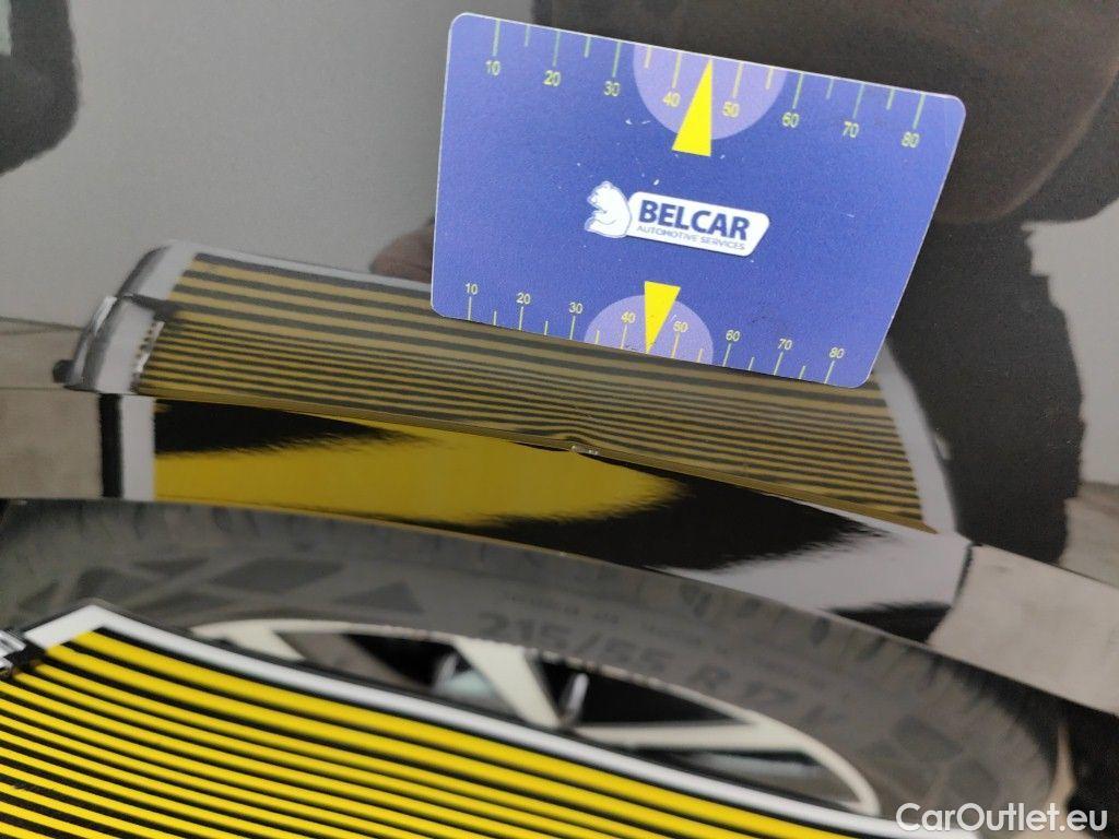 Volkswagen  Passat Volkswagen  Variant 1.5 TSI OPF DSG7 Elegance Business 5d #79