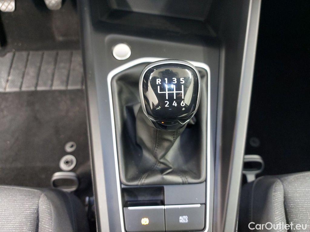 Volkswagen  Golf  Volkswagen VIII 2.0 TDI 85kW Life 5d #36