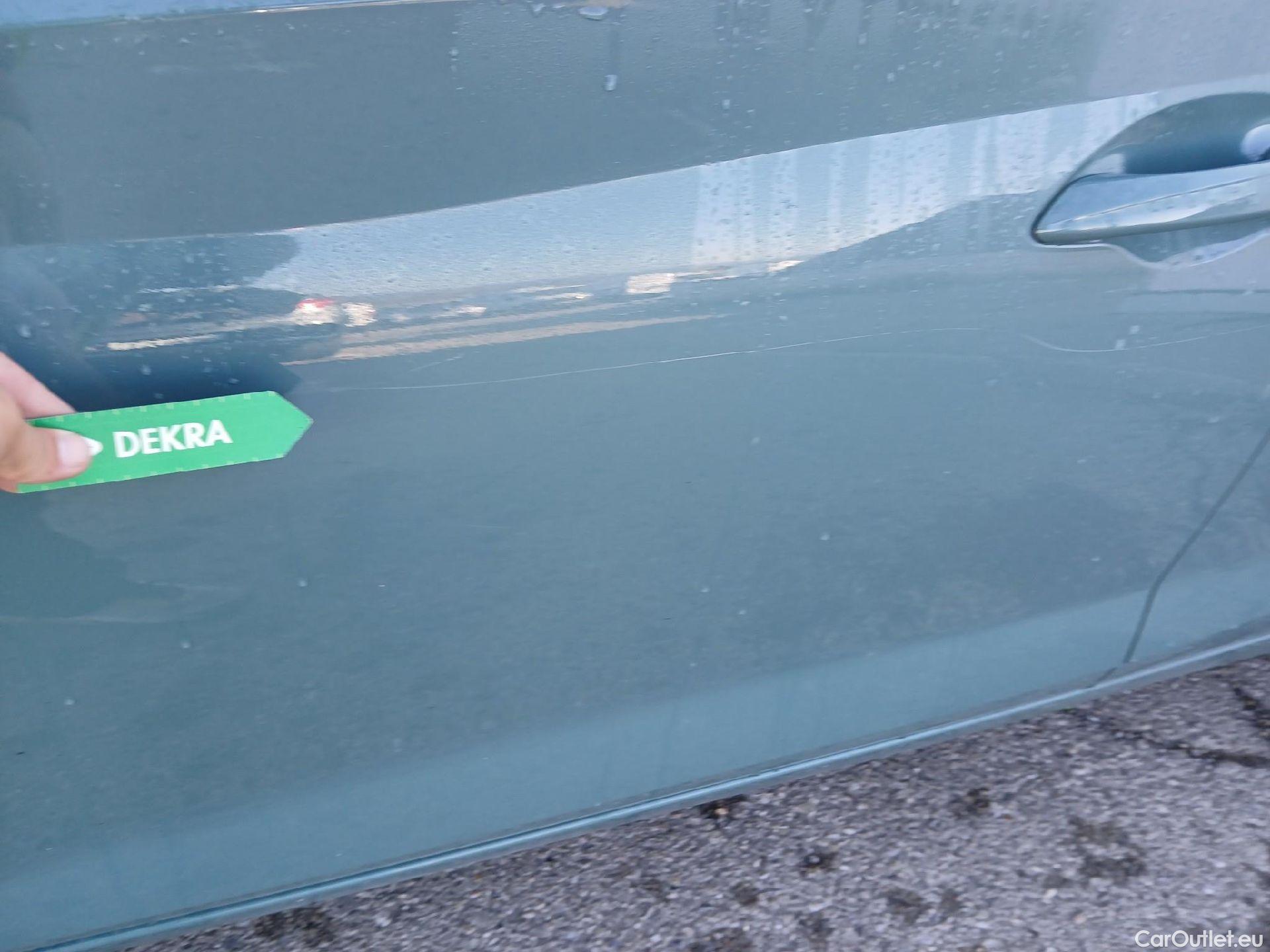  Hyundai  i20 HYUNDAI  / 2020 / 5P / berlina con portón 1.2 MPI Klass #8