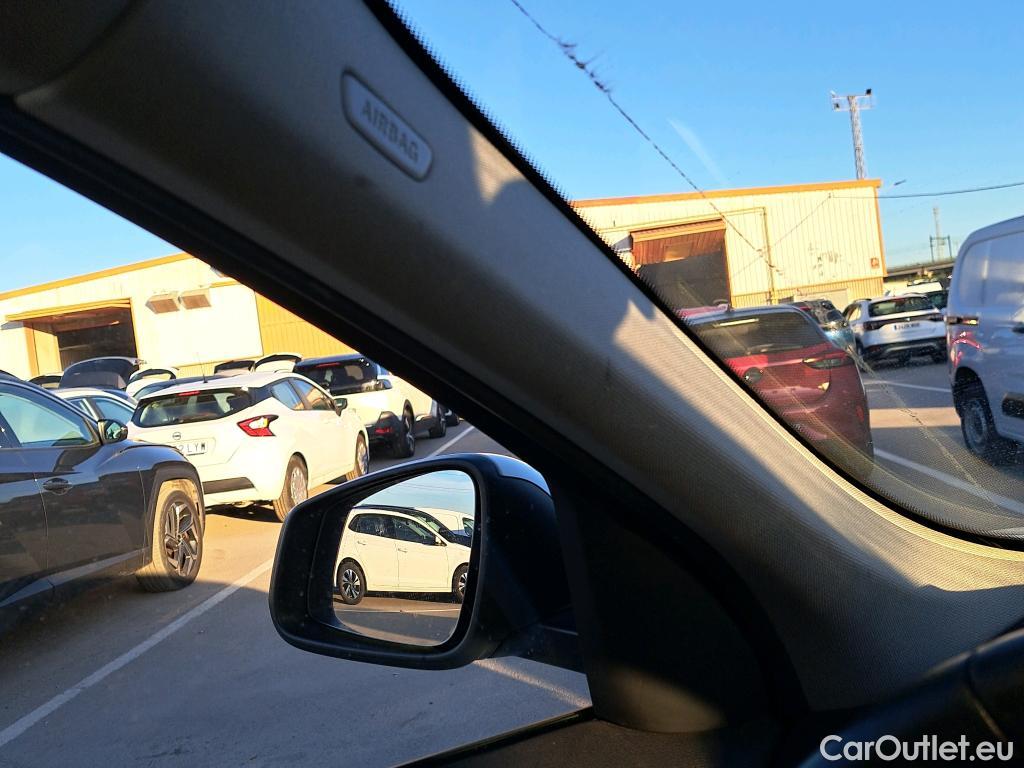  Bmw  X1 BMW  / 2015 / 5P / todoterreno sDrive18d Business #17