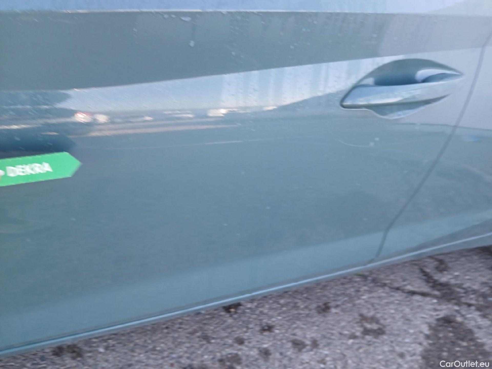  Hyundai  i20 HYUNDAI  / 2020 / 5P / berlina con portón 1.2 MPI Klass #9