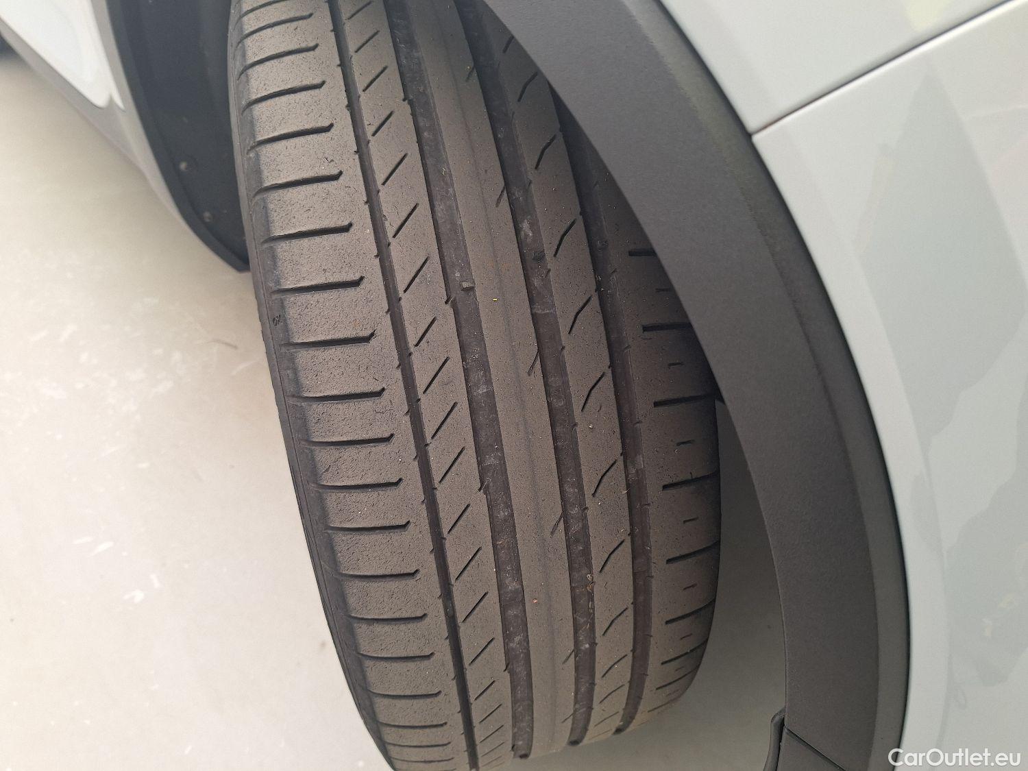 Volvo  XC 40 Volvo, XC40 '17, Volvo XC40 D3 Geartronic Momentum Pro 5d #13