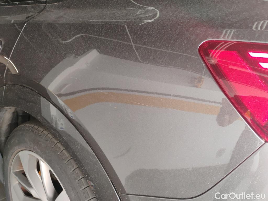  Audi  E-TRON AUDI  Sportback / 2019 / 5P / todoterreno Black line 55 quattro #3