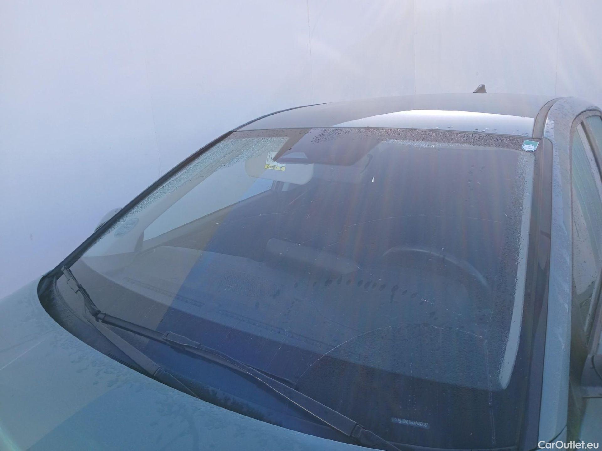  Hyundai  i20 HYUNDAI  / 2020 / 5P / berlina con portón 1.2 MPI Klass #2