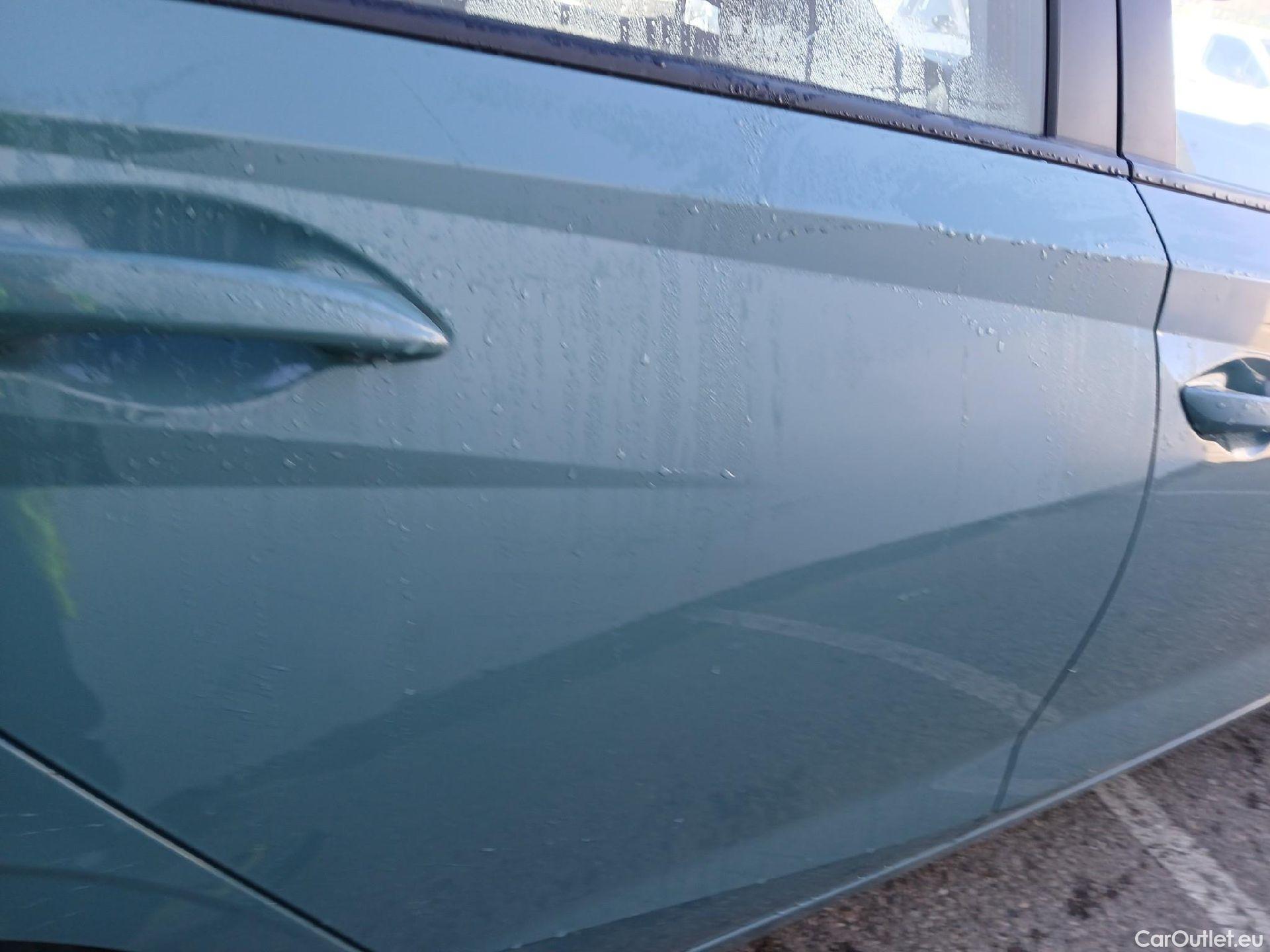  Hyundai  i20 HYUNDAI  / 2020 / 5P / berlina con portón 1.2 MPI Klass #20