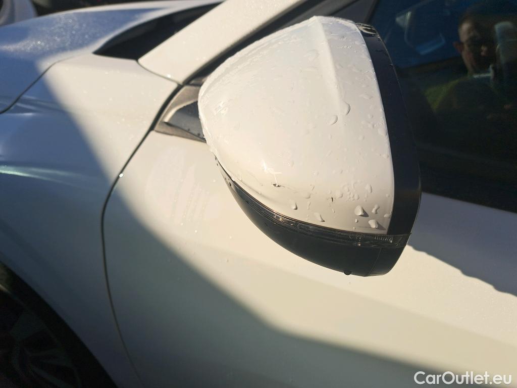  Peugeot  208 PEUGEOT  / 2019 / 5P / berlina con portón BlueHDi 73kW (100CV) Active #18