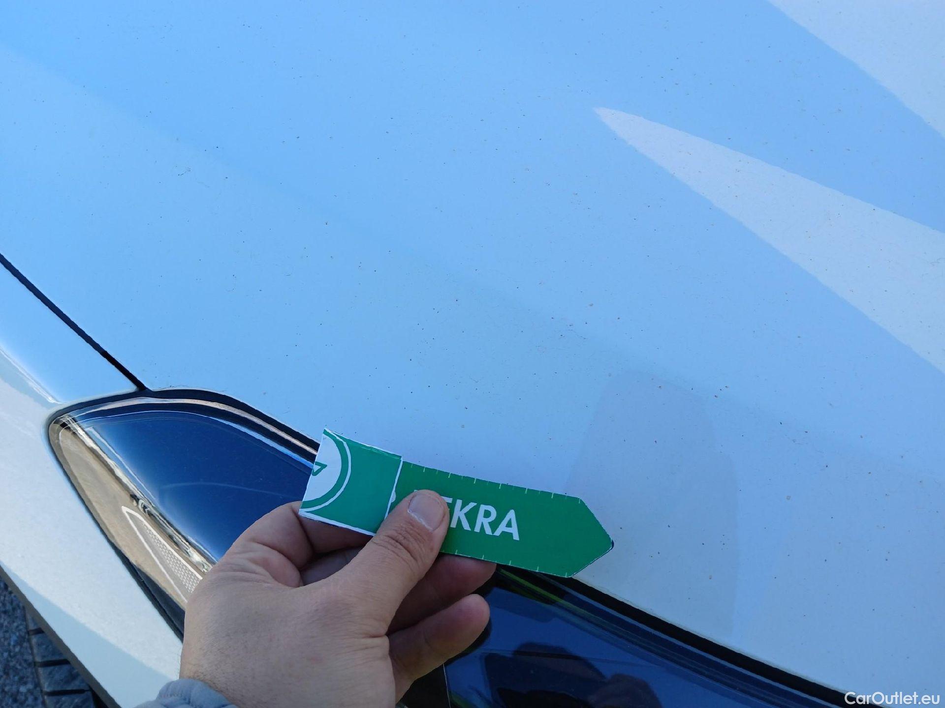  Hyundai  Tucson HYUNDAI  / 2018 / 5P / todoterreno 1.6 CRDI 85kW (116CV) 48V SLE 4X2(SP)(SL) #9