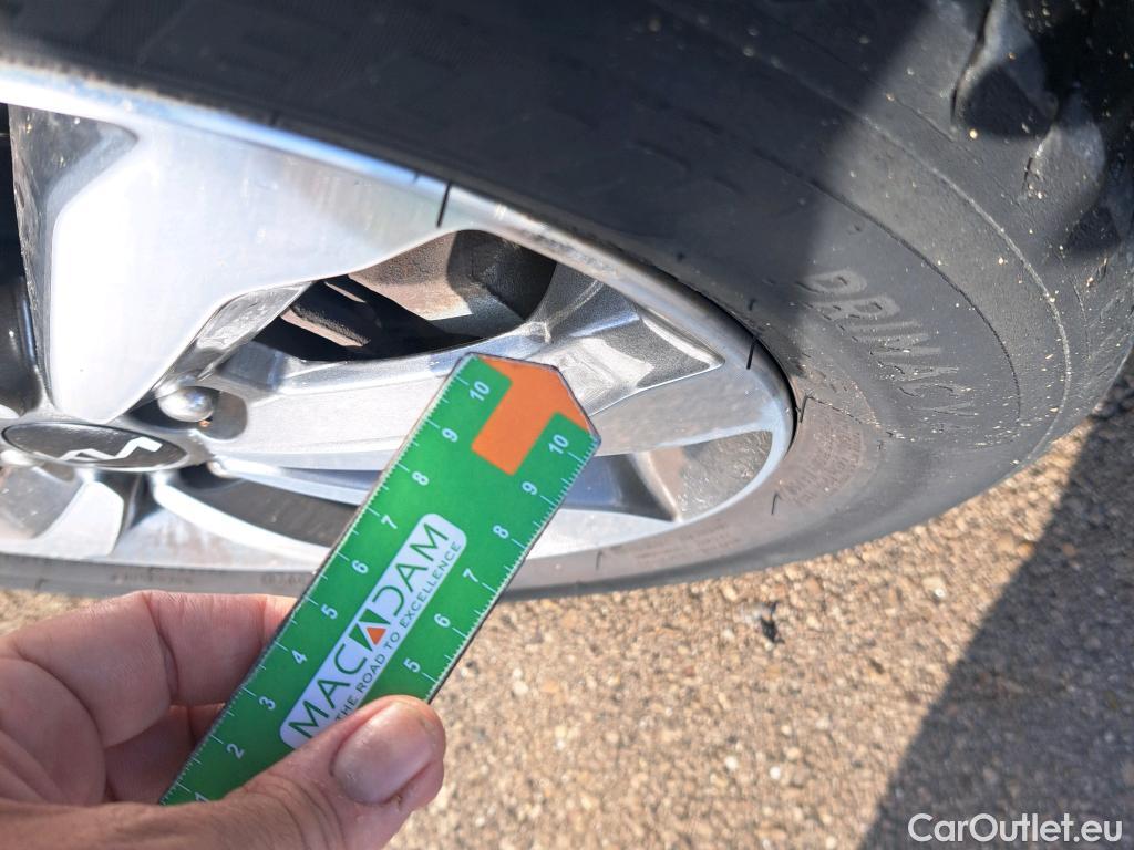 KIA  STONIC KIA  / 2017 / 5P / todoterreno 1.2 DPi 62kW (84CV) Concept #4