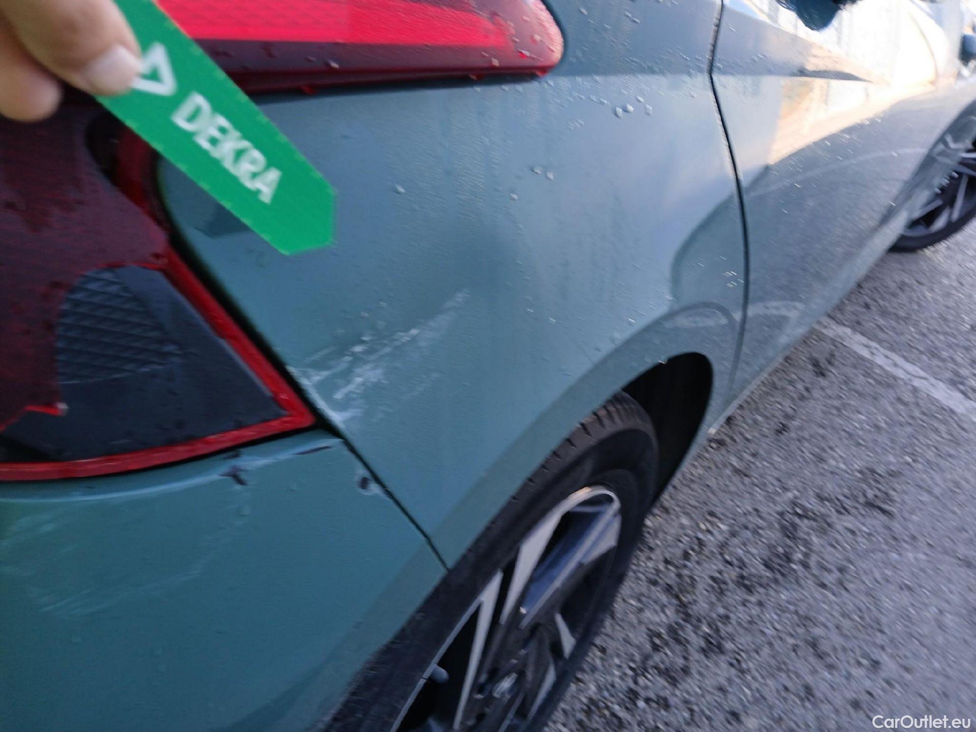  Hyundai  i20 HYUNDAI  / 2020 / 5P / berlina con portón 1.2 MPI Klass #18