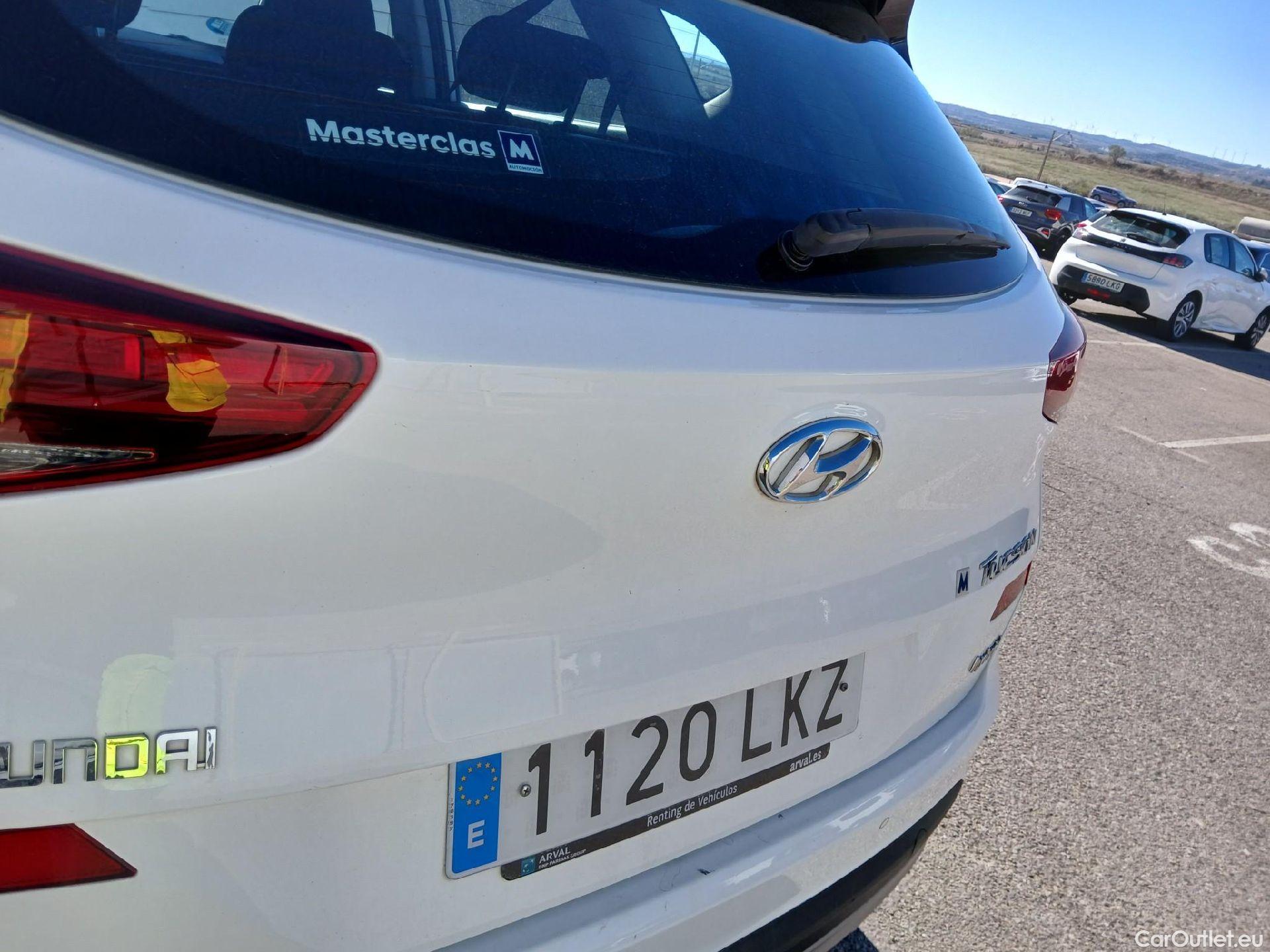  Hyundai  Tucson HYUNDAI  / 2018 / 5P / todoterreno 1.6 CRDI 85kW (116CV) 48V SLE 4X2(SP)(SL) #25